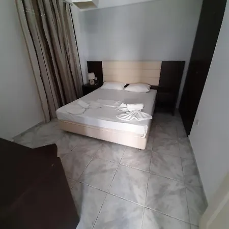 Petrakis & Apartment Hanioti